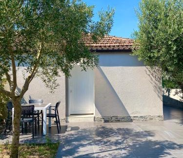Qerek House | Garden Beach House