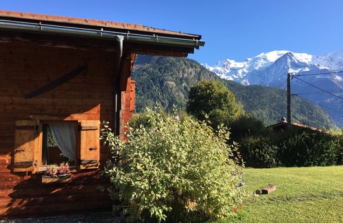 Servoz Apartment | Garden charming appartment, in front of Mont Blanc range