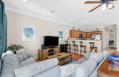 Garden City House | Garden City Beach, Private Pool, Golf Cart, Just Steps 2 Beach