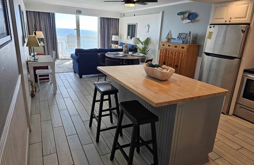 Garden City Condo | Garden City Beach Oceanfront Condo 507 | Rising Tides Properties Rental