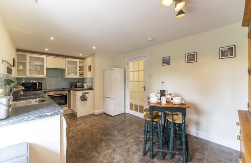 Gargunnock Cottage | Garden Cottage - a cottage that sleeps 6 guests in 3 bedrooms