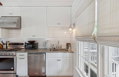Harleston Village House | 'Garden Cottage' at The Broad Street Residences