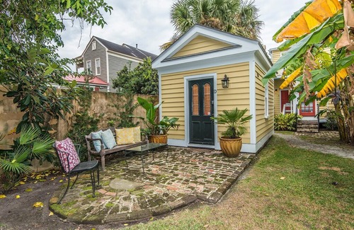 Cannonborough Elliotborough Cabin | Garden Cottage for the Budget minded Traveler