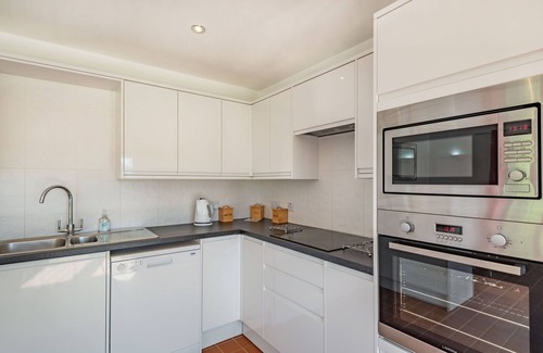 Spilsby Cottage | GARDEN COTTAGE, luxury holiday cottage, with open fire in Spilsby