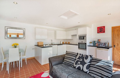 Spilsby Cottage | GARDEN COTTAGE, luxury holiday cottage, with open fire in Spilsby