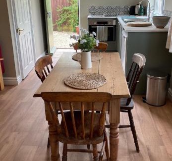 Brampford Speke House | Garden cottage near River Exe