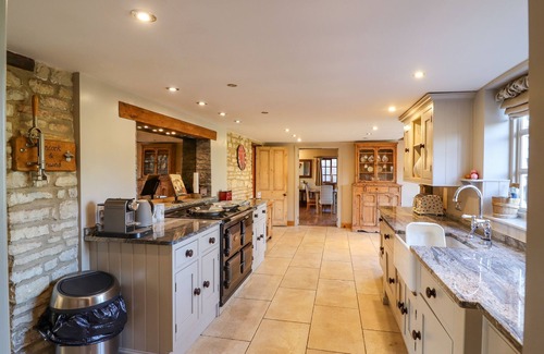 Loversall Cottage | GARDEN COTTAGE, pet friendly, character holiday cottage in Doncaster