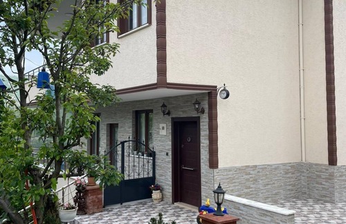 Macka House | Garden Field Villa