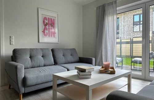 Rustersiel Apartment | Garden Flat At The Harbour In Whv