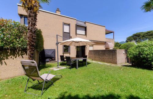 Collina d'Oro Apartment | Garden Flat by Quokka 360 - Flat with private garden