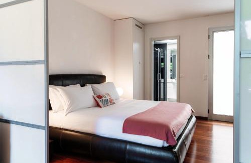 Collina d'Oro Apartment | Garden Flat by Quokka 360 - Flat with private garden