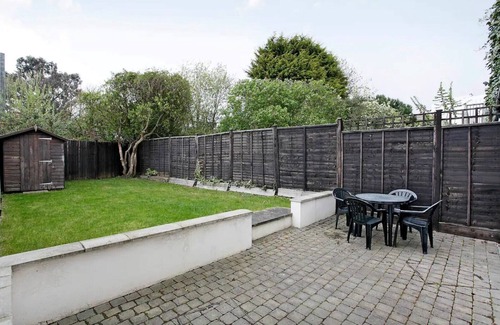 Wimbledon Condo | Garden Flat, Central Wimbledon & Parking, Close to Tennis