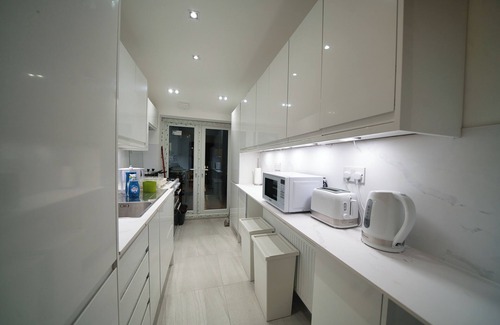 Waltham Forest Apartment | Garden Flat in Waltham Forest East London