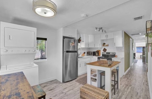 Dania Beach House | Garden Grove, Dania Getaway