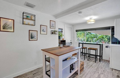 Dania Beach House | Garden Grove, Dania Getaway