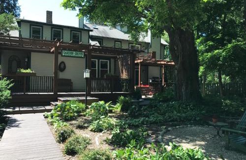 Union Pier Bed & Breakfast | Garden Grove Inn Bed and Breakfast