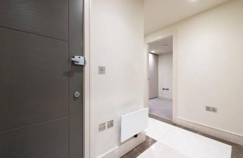 Chigwell Apartment | Garden Haven Luxe 1BR 1BA Chigwell Retreat CHCL F1