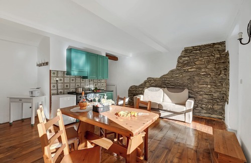 Sauze d'Oulx Apartment | Garden Home