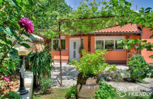 Sarsoni House | Garden House