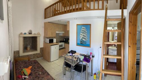 Trygonas Apartment | Garden House No 2