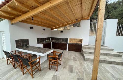 Trygonas Apartment | Garden House No 2