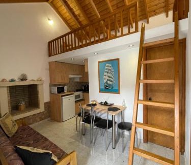 Trygonas Apartment | Garden House No 2