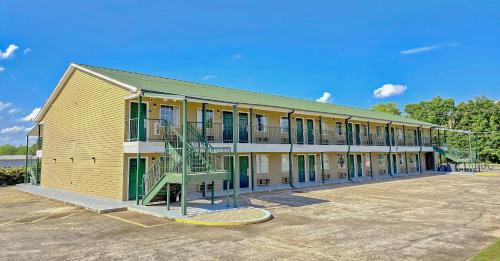 Pine Mountain Hotel | Garden Inn and Suites near Callaway Gardens Pine Mountain