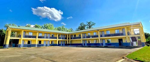 Pine Mountain Hotel | Garden Inn and Suites near Callaway Gardens Pine Mountain