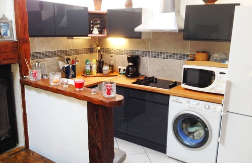 Le Brusc House | Garden level house 50 m from the beach.