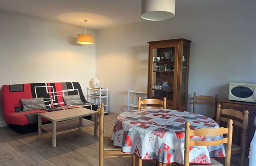 Le Croisic Apartment | Garden level 2-room with pool near station