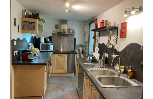 Notre-Dame-Limite Villa | Garden level accommodation in a villa with swimming pool