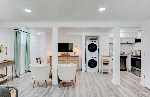 East Central Apartment | Garden level studio apt ⊹city views⊹ near U of U