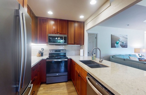 Princeville Condo | Garden & mountain view condo w/private W/D, outdoor pool, and hot tub