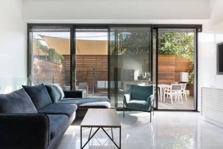 Neve Tzedek Apartment | Garden Oasis by Five Stay