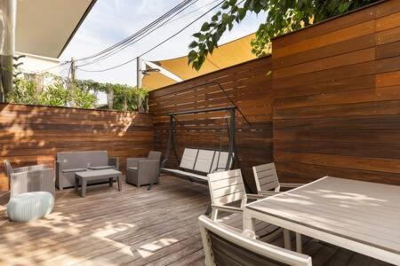 Neve Tzedek Apartment | Garden Oasis by Five Stay