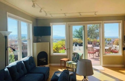 Fairhaven Apartment | Garden Oasis