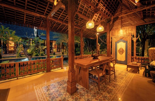 Batubelig Villa | Garden Oasis Wooden 2BR Villa in Batu Belig