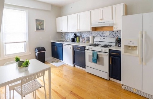 Woodland Heights Apartment | Garden Penthouse in RVA! 3 Bedroom, 3 Bath!