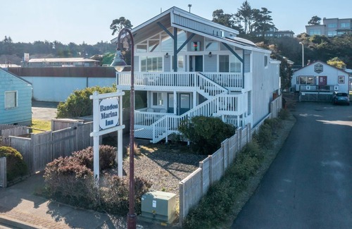 Bandon House | Garden Queen | Bandon Marina Inn