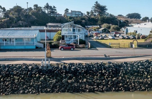 Bandon House | Garden Queen | Bandon Marina Inn