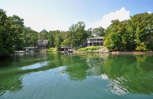 Dadeville Bed & Breakfast | Garden Room in Paradise Bed and Breakfast on Lake Martin