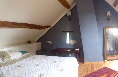 Vaudancourt House | Garden, stones, fireplace . A haven of peace one hour from Paris