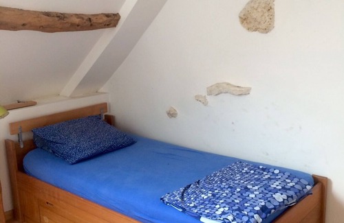 Vaudancourt House | Garden, stones, fireplace . A haven of peace one hour from Paris