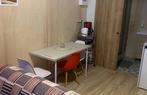 Ryes Cabin | Garden studio in the Normandy countryside, near the D-Day landing beaches.