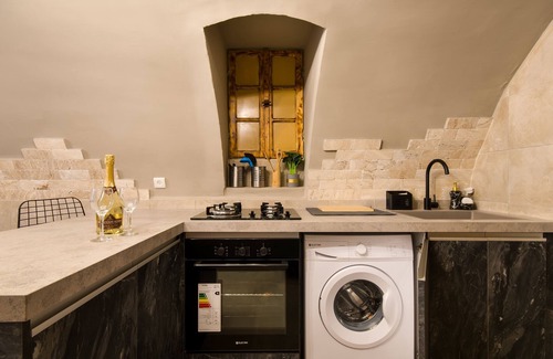 Haifa Apartment | Garden Suite & near The Baha'i Gardens
