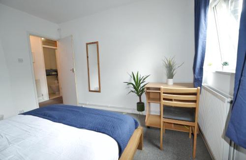 Wapping Apartment | Garden Tower flat