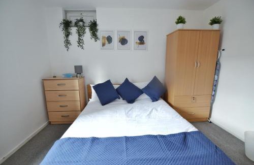 Wapping Apartment | Garden Tower flat