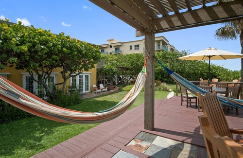 Cocoa Beach Apartment | Garden View - One Bedroom Queen at Beach Place Guesthouses
