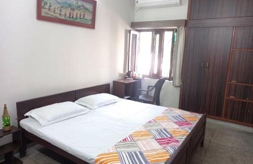 Gomti Nagar Bed & Breakfast | Garden View Residency