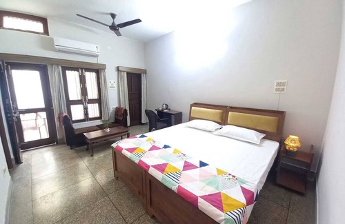 Indira Nagar Hotel | Garden View Residency
